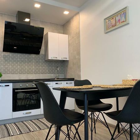 West Street Lux Apartments เคียฟ ภายนอก รูปภาพ