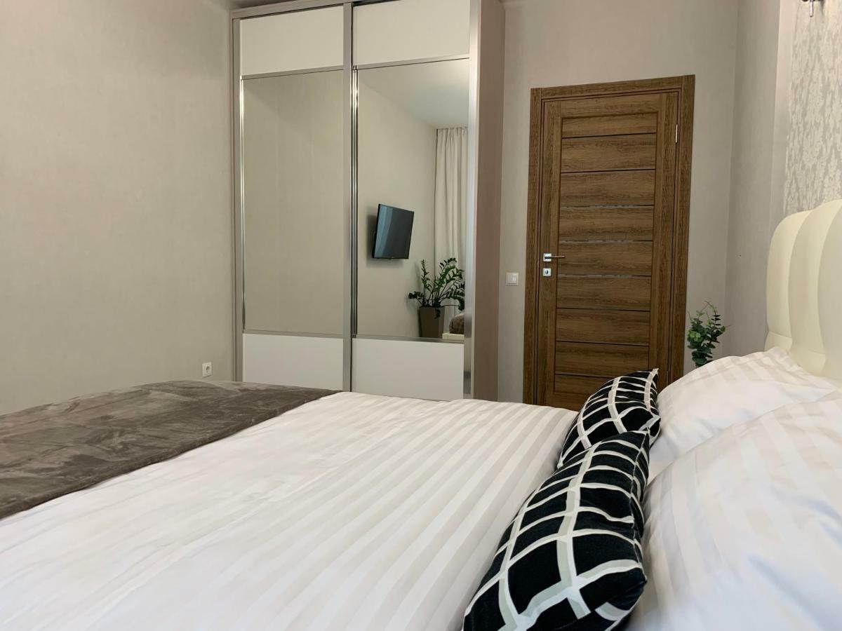 West Street Lux Apartments เคียฟ ภายนอก รูปภาพ